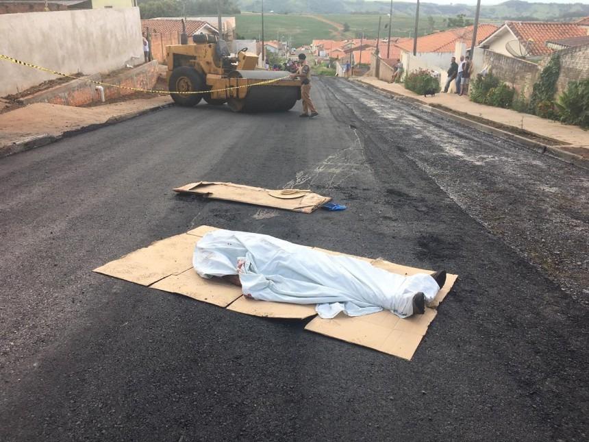 Trabalhador morre atropelado por rolo compressor