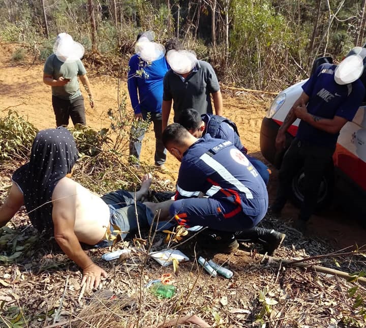 Homem cai de árvore, quebra a perna e vai parar no hospital em Jaguariaíva