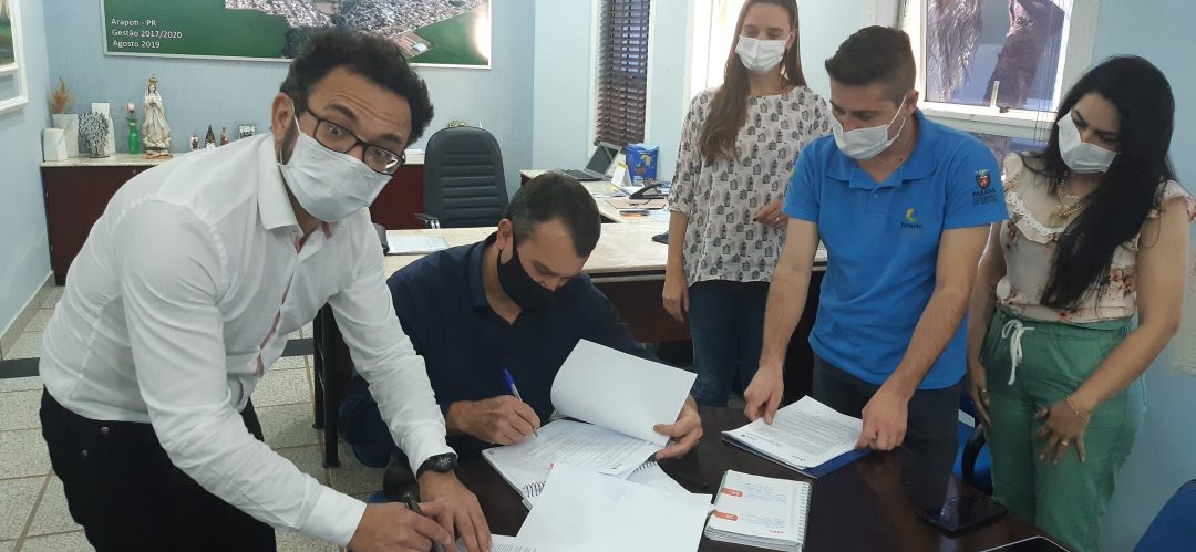 Prefeitura de Arapoti renova convênio com a Fomento Paraná