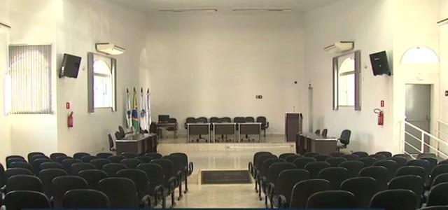 Câmara derruba veto e aprova aumento de salário dos parlamentares