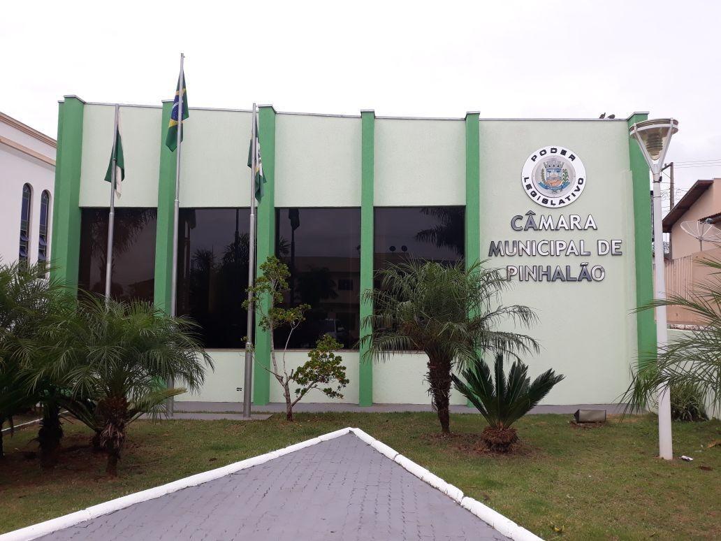 Câmara de vereadores de Pinhalão devolve mais de R$ 135 mil ao Executivo