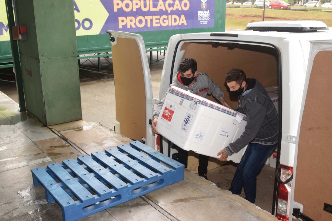Paraná recebe mais 175,5 mil vacinas contra a Covid-19