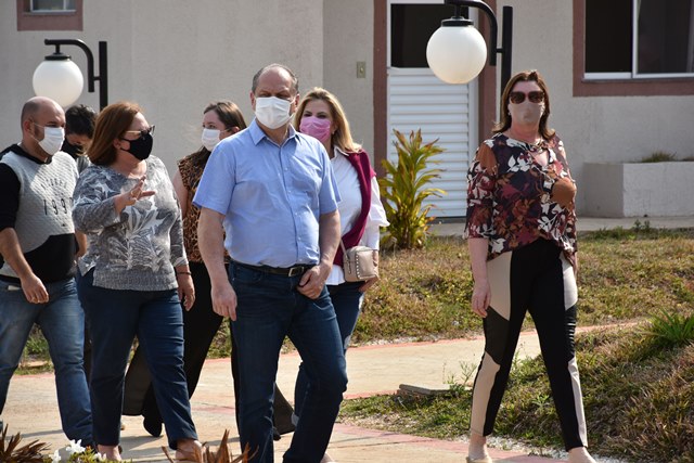 Deputado Ricardo Barros visita Jaguariaíva e anuncia quase R$ 6 milhões para Educação e Saúde