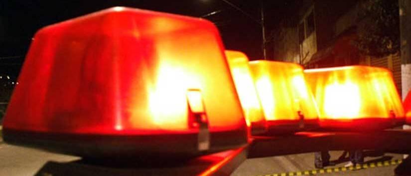 Homem invade lanchonete em W. Braz, quebra objetos e foge