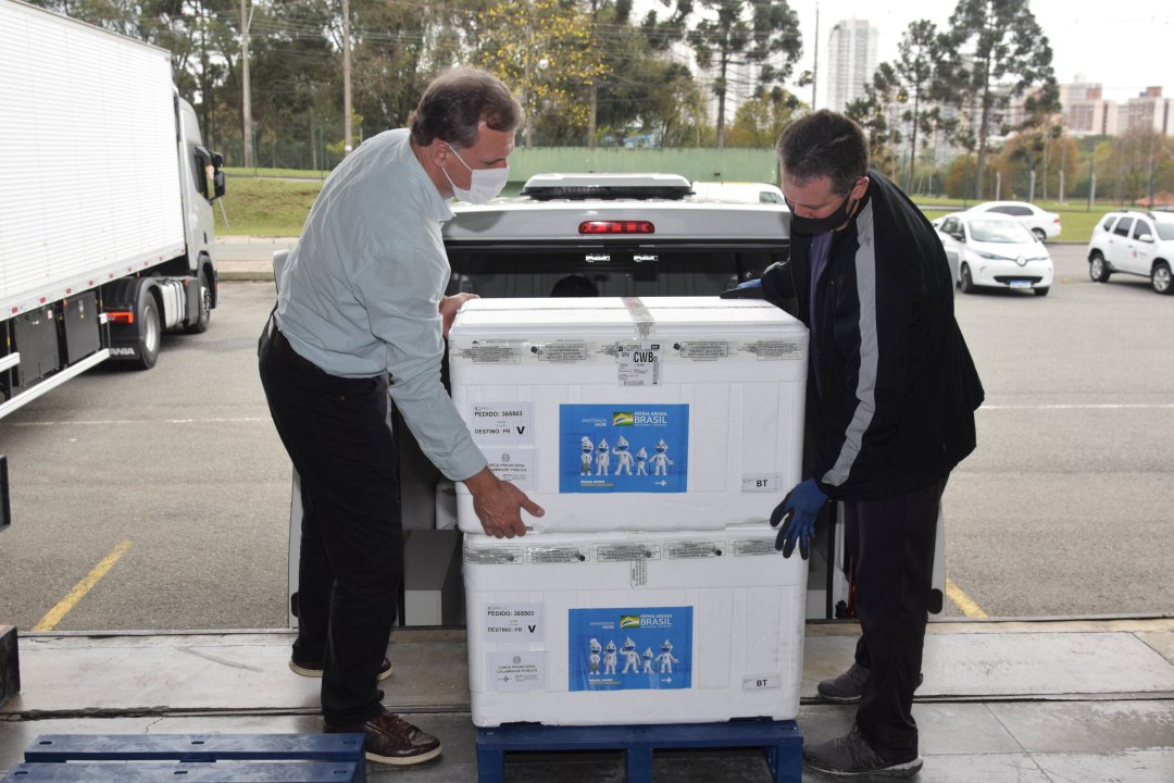 Paraná deve iniciar na próxima semana vacinação de adolescentes e dose de reforço contra a Covid-19