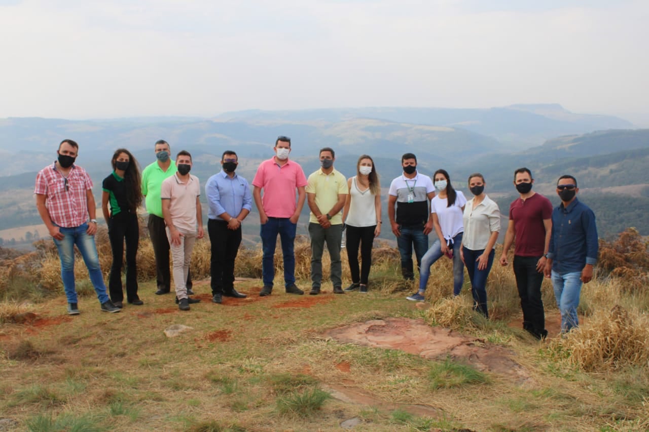 Representantes de Arapoti participam de encontro para fomentar o turismo local