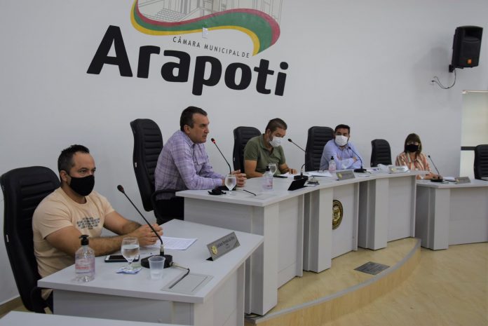 Prefeito debate suspensão de reposição inflacionária com servidores municipais