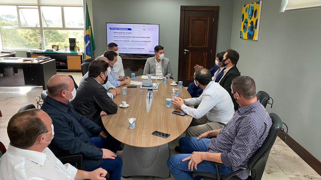 Prefeitos e vereadores solicitam a Guto Silva militarização do Corpo de Bombeiros de Ibaiti