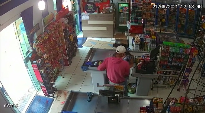 Suspeito que assaltou mercado em Wenceslau Braz leva tiro em confronto com a Polícia