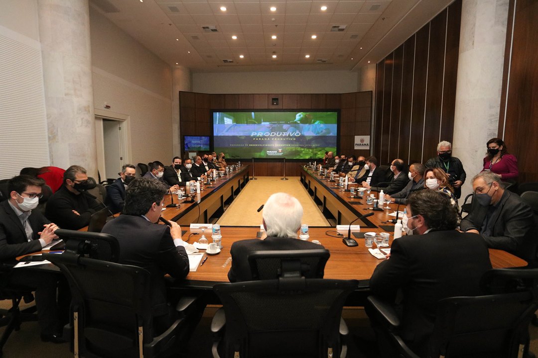 Governo busca aproximação com setor privado e apresenta Paraná Produtivo a empresários