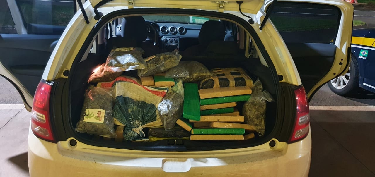 PRF apreende carregamento de maconha em Jacarezinho