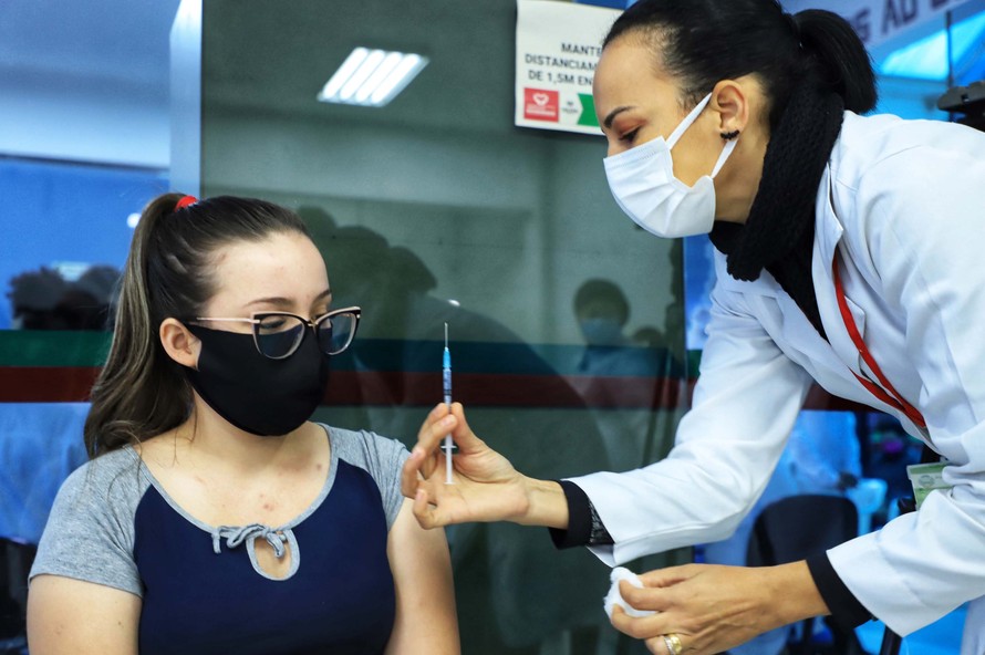 Paraná chega a marca de 5 milhões de paranaenses completamente imunizados