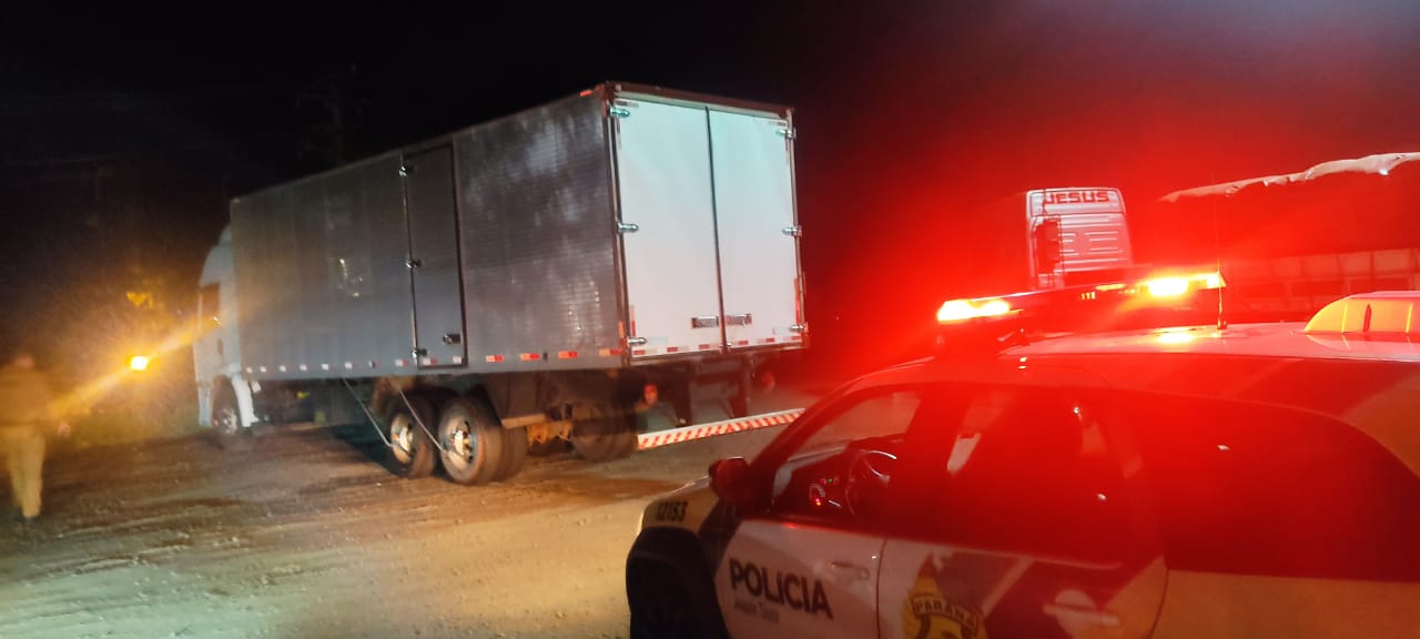 PM recupera em Joaquim Távora caminhão furtado em Carlópolis