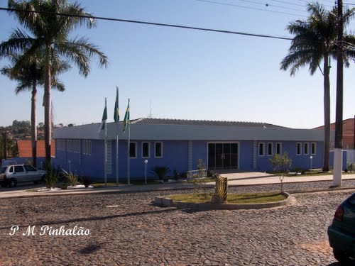 Após aparelho queimar devido às chuvas, prefeitura de Pinhalão restabelece sinal de internet