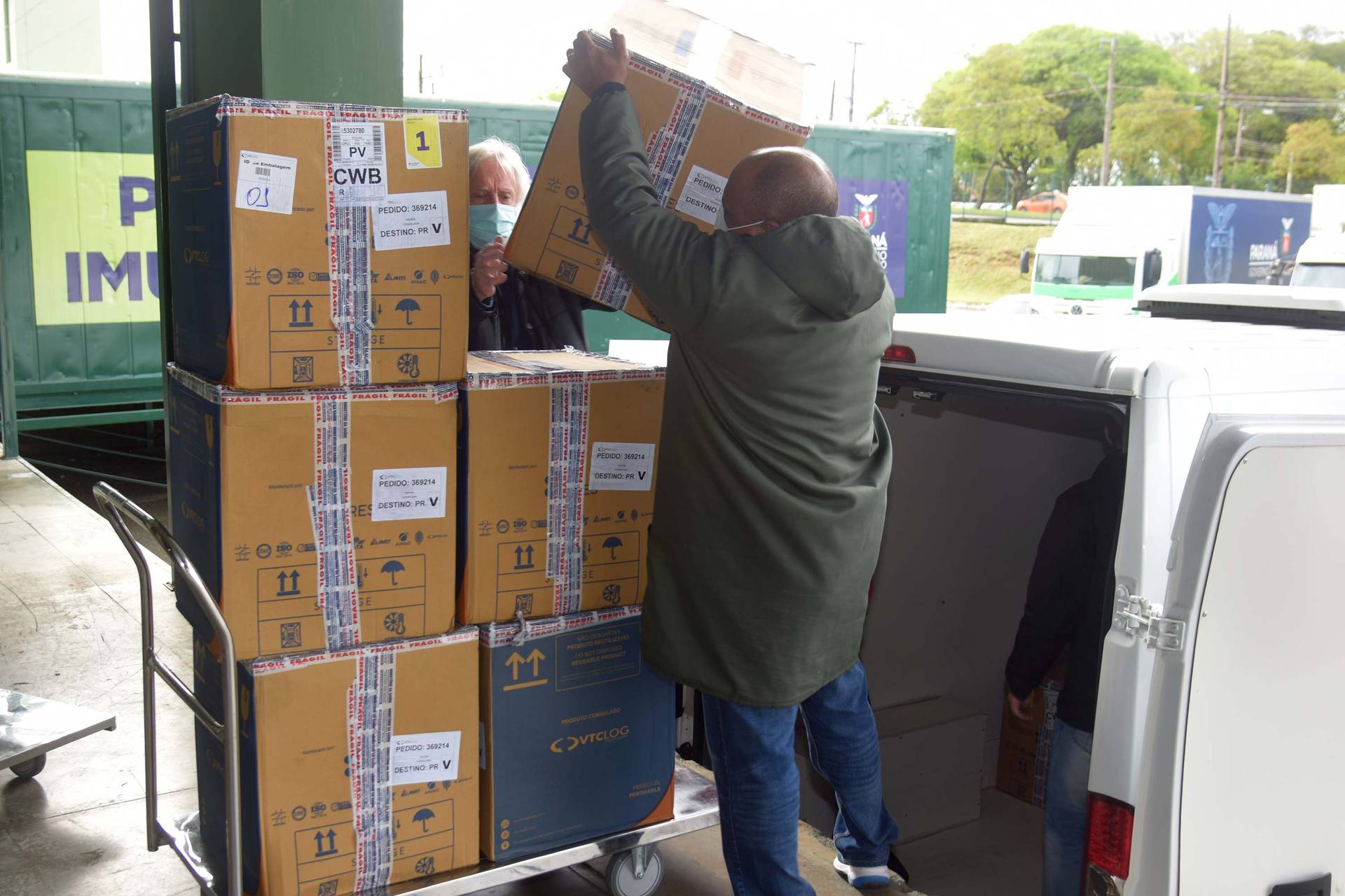 Regionais de Saúde do Norte Pioneiro recebem quase 7.5 mil doses de vacinas nesta semana