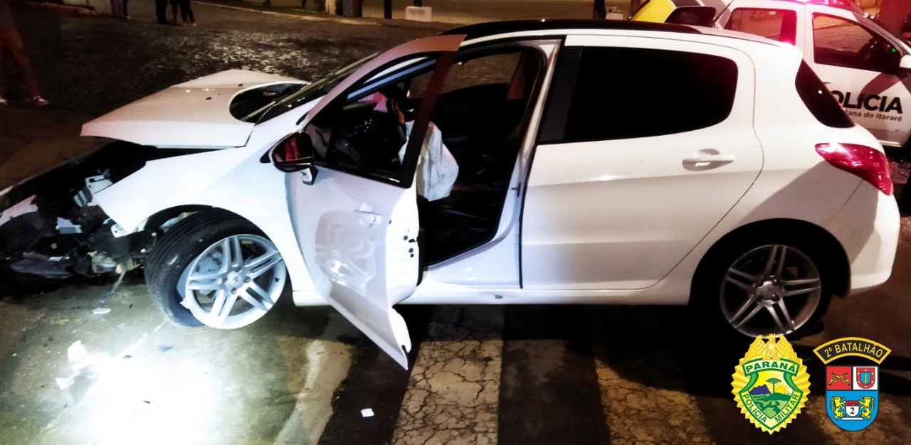 Motorista alcoolizada bate em muro e vai parar no hospital em Wenceslau Braz