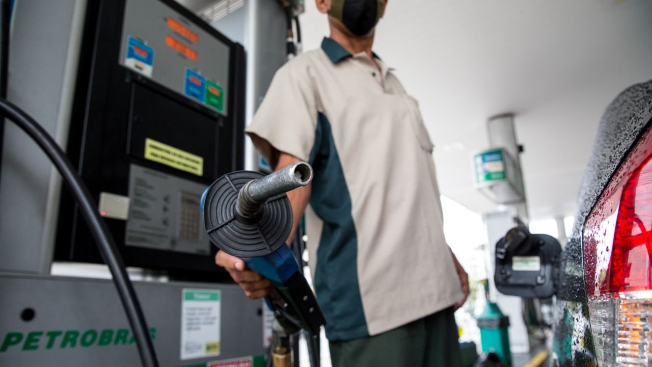 Em menos de três semanas, Petrobras anuncia novo aumento nos preços da gasolina e do diesel