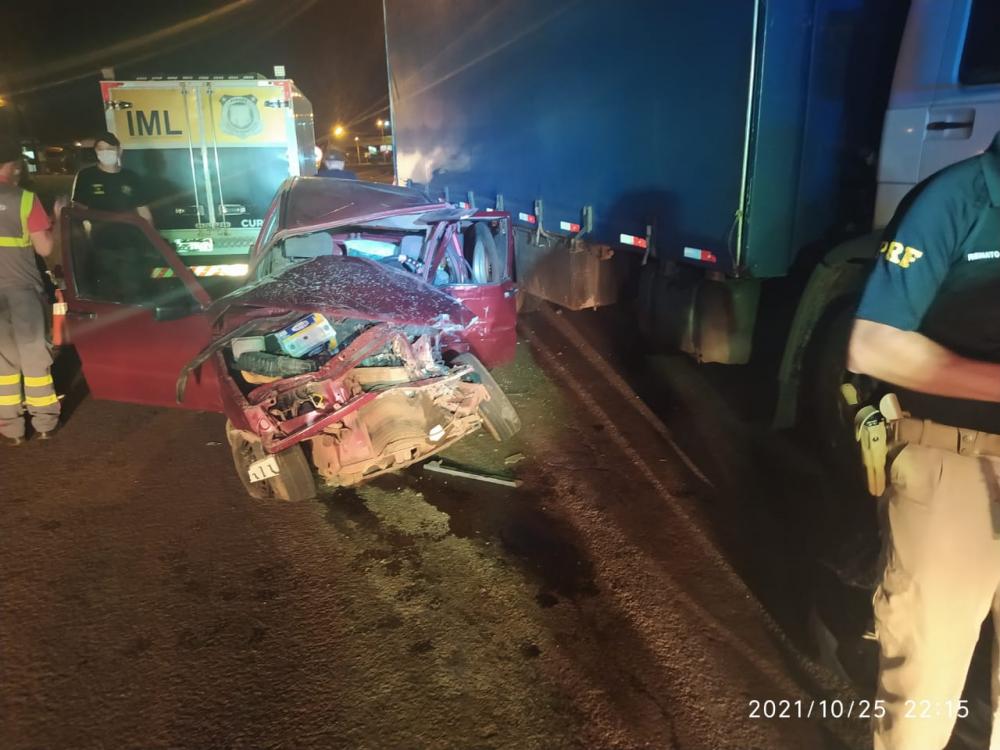 Colisão entre carro e caminhão deixa um morto no Norte Pioneiro