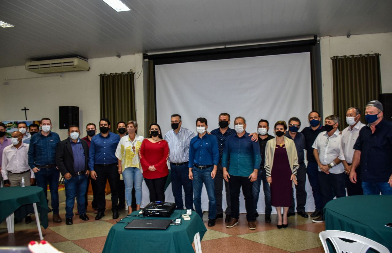 Jaguariaíva participa de reunião da AMCG com secretário estadual de Saúde Beto Preto