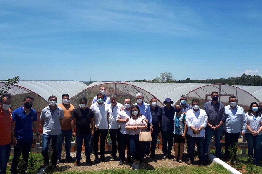 Governo realiza mais uma entrega benfeitorias e equipamentos agrícolas no Norte Pioneiro