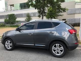 Casal de adolescentes é flagrado comprando drogas de menor dentro de carro de luxo em Arapoti