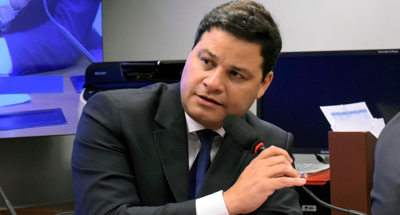 Ratinho Jr anuncia Sandro Alex para Infraestrutura e advogado para presidência do BRDE