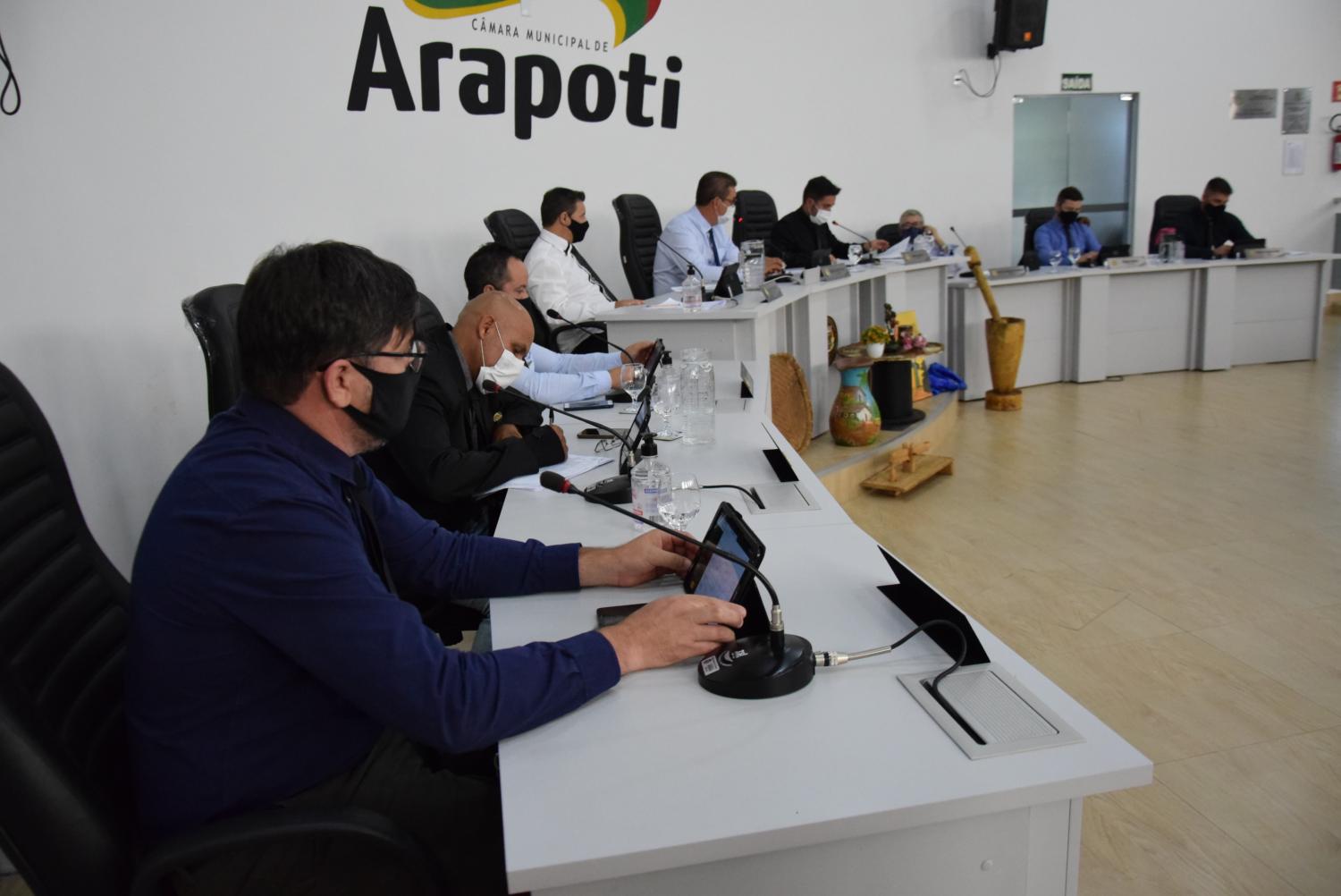 Câmara de Vereadores de Arapoti aprova lei da “Xepa da Vacina”