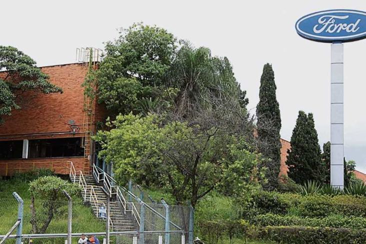 Antiga fábrica da Ford de São Bernardo do Campo começa a ser demolida