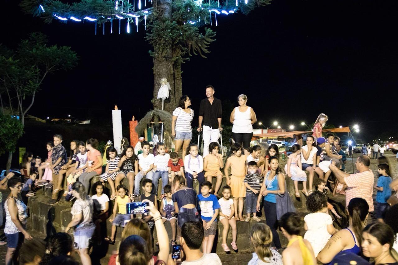 Comunidade se mobiliza e surpreende na decoração de Natal em Siqueira Campos