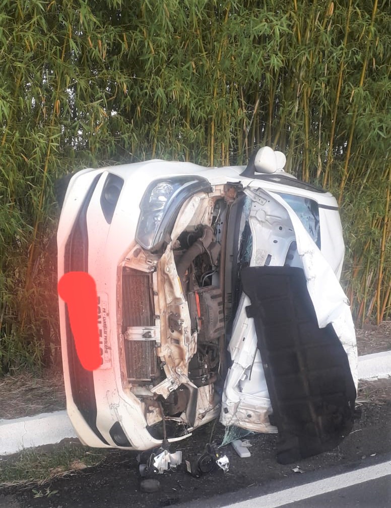 Colisão entre carro e caminhão deixa quatro feridos em Ibaiti