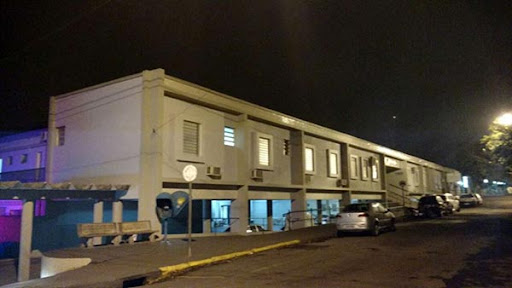 Homem é detido suspeito de empurrar a própria mãe de uma escada