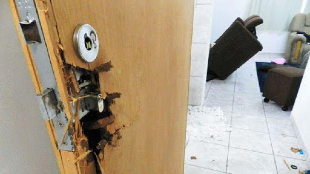 Homem invade residência, agride e ameaça ex-namorada de morte