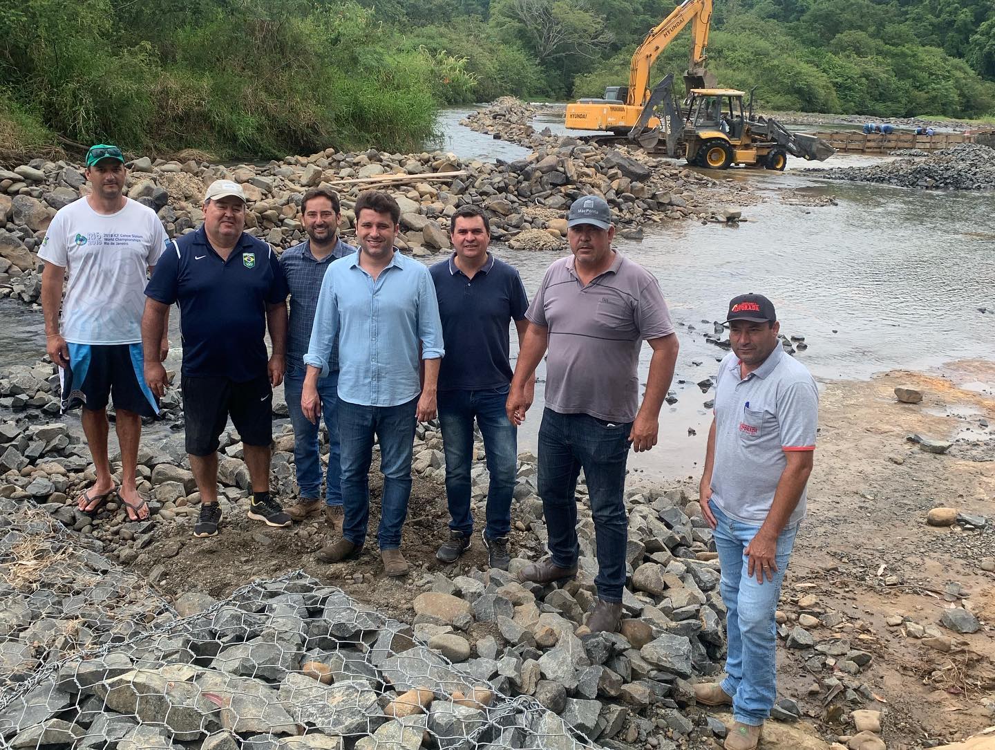 Flávio Zanrosso vistoria obras no Parque das Corredeiras em Tomazina