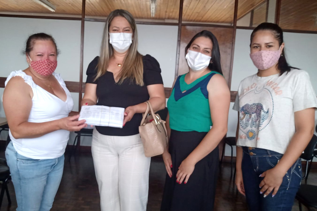 Governo começa a distribuir o Cartão Comida Boa para as prefeituras do Paraná