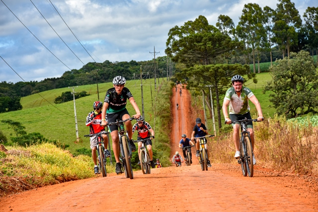 Passeio Ciclístico #jaguariaivaturistica é um sucesso e pode fazer parte do calendário municipal