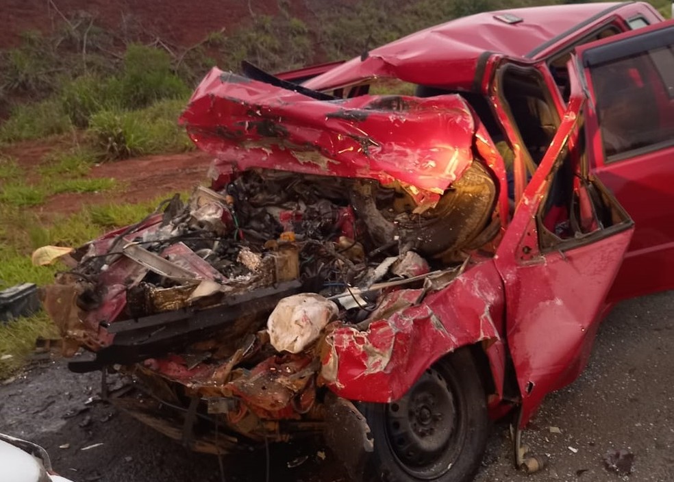 Casal e bebê que morreram no acidente em Sengés eram de Ortigueira