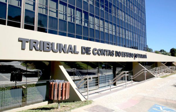 TCE do Paraná recomenda a prefeituras cautela e passaporte da vacina para eventos públicos