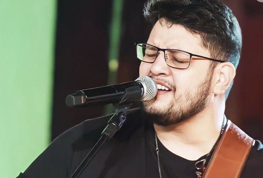 Sertanejo Maurílio morre aos 28 anos após 2 semanas internado: 'Nos deixa precocemente'