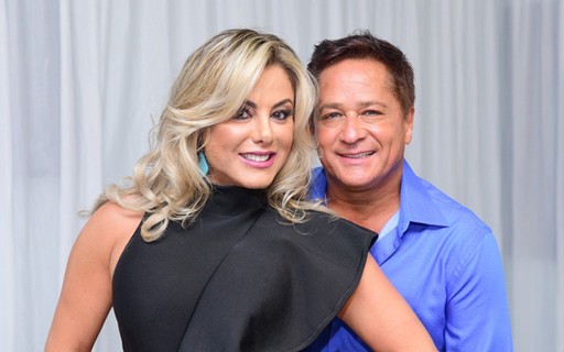 Poliana Rocha fala sobre fãs que dão em cima de Leonardo: Saio de perto