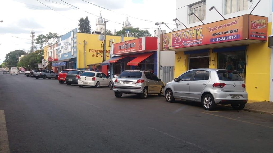 Após período de adaptação, motoristas podem ser multados por estacionarem a 45º na Expedicionários