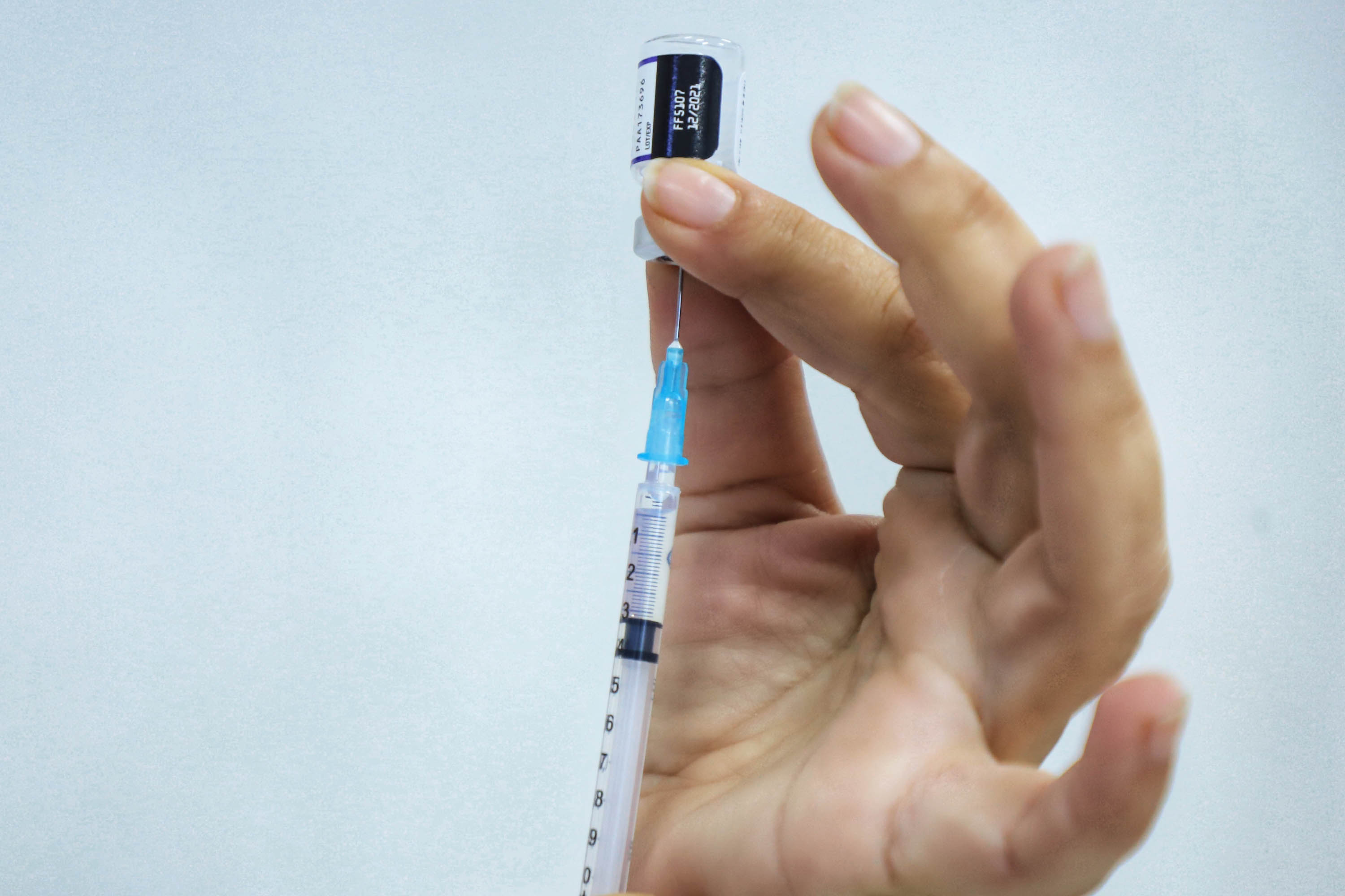 Profissionais da Saúde passam por treinamento para vacinação de crianças no Paraná