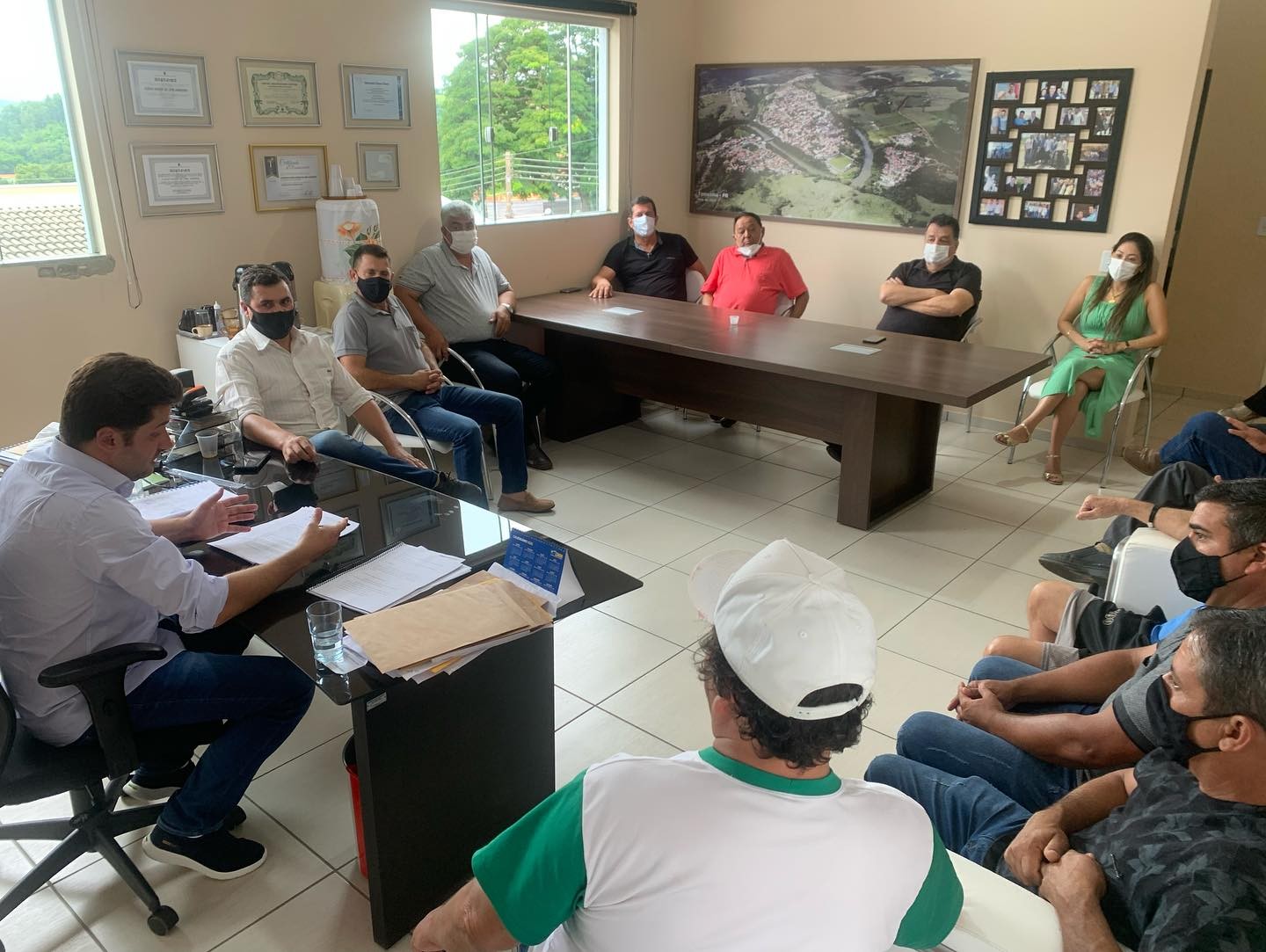 Flavio encaminha a Câmara projeto que cria Vale Alimentação para servidores em Tomazina