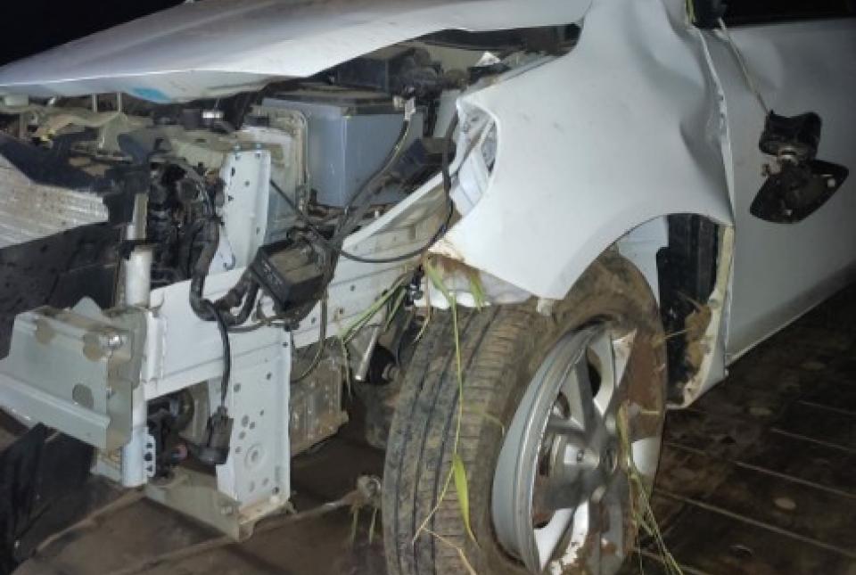 Jovem fica ferida ao capotar carro na PR-218 em Guapirama