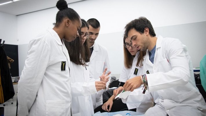 Saúde abre chamamento para estudantes auxiliarem no combate à Covid-19