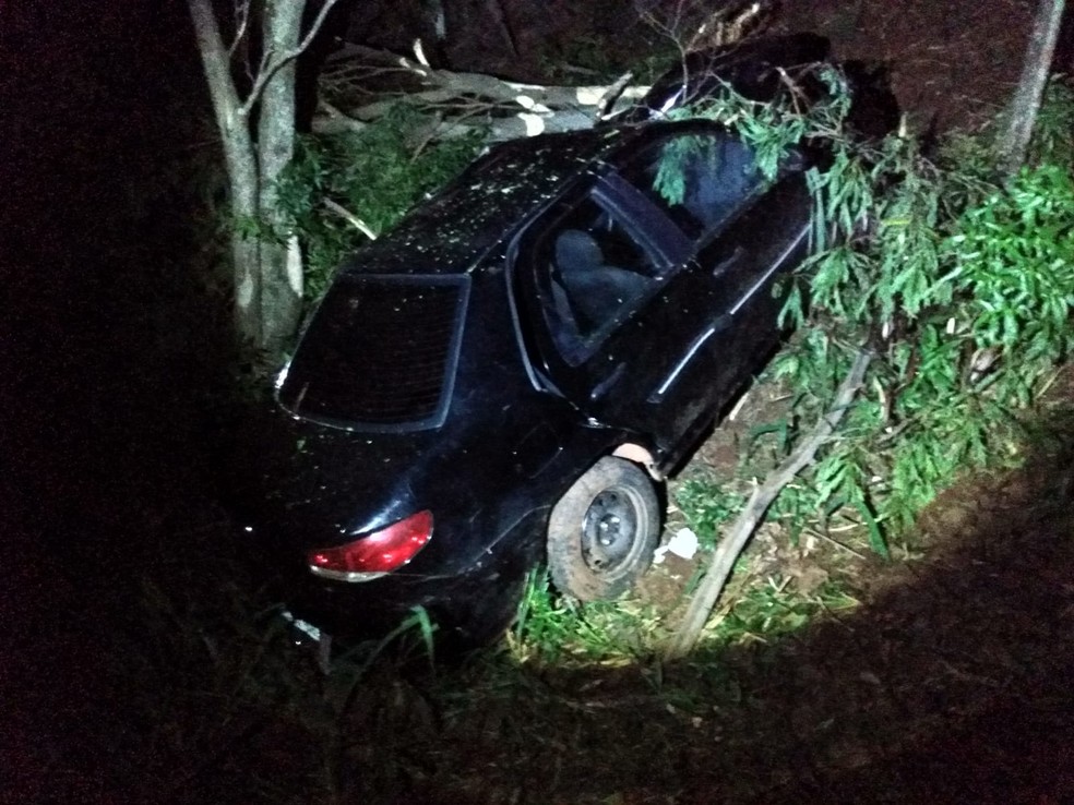 Acidente grave tira a vida de duas pessoas e três ficam feridas em Cornélio Procópio