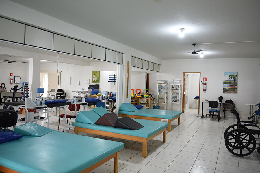 UENP termina reforma do Centro de Ciências da Saúde após danos de tempestade