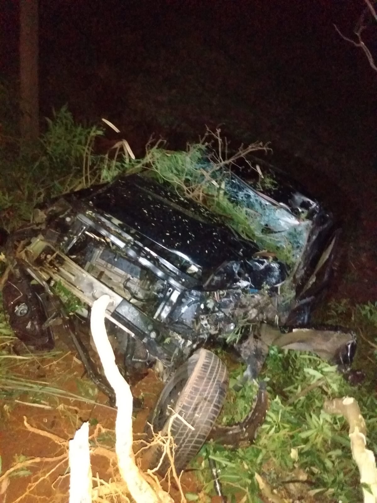 Casal de jovens morre em colisão frontal com carro em Cornélio Procópio