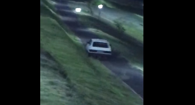 Motorista é flagrado invadindo Parque do Trevo com carro em Tomazina