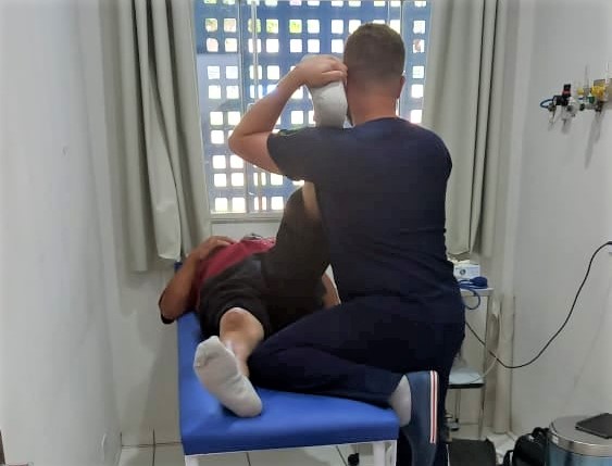 Alunos da UENP fazem atendimento fisioterapêutico gratuito para população de Jacarezinho