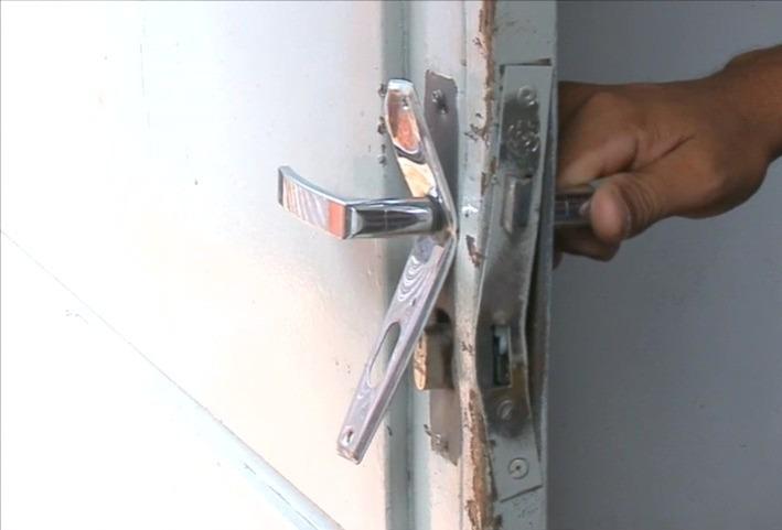 Casa de homem falecido é arrombada e furtada